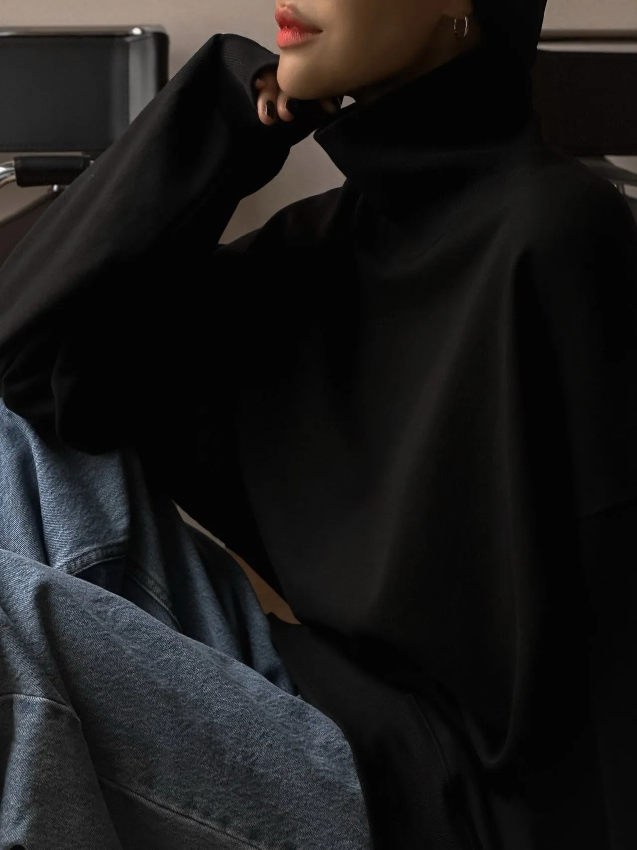 OVERSIZED TURTLENECK SWEATSHIRT