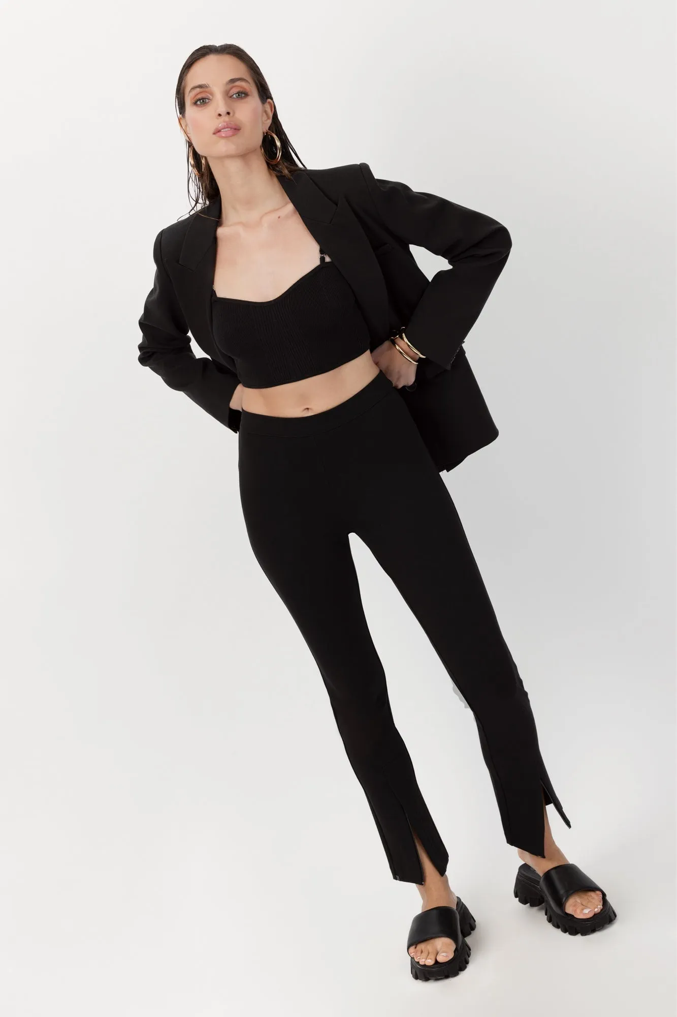 The Primrose Black Ankle Zip Legging Sleek & Versatile Fashion